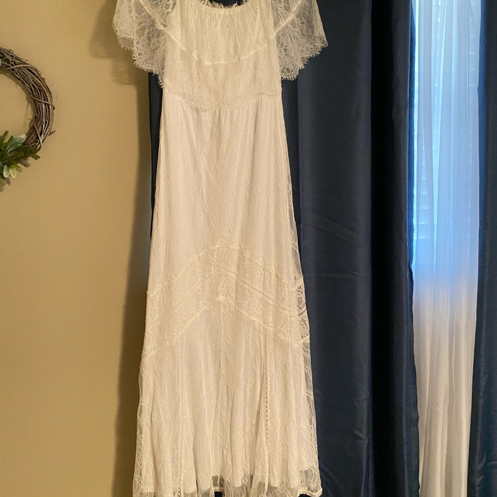 Lace maxi dress